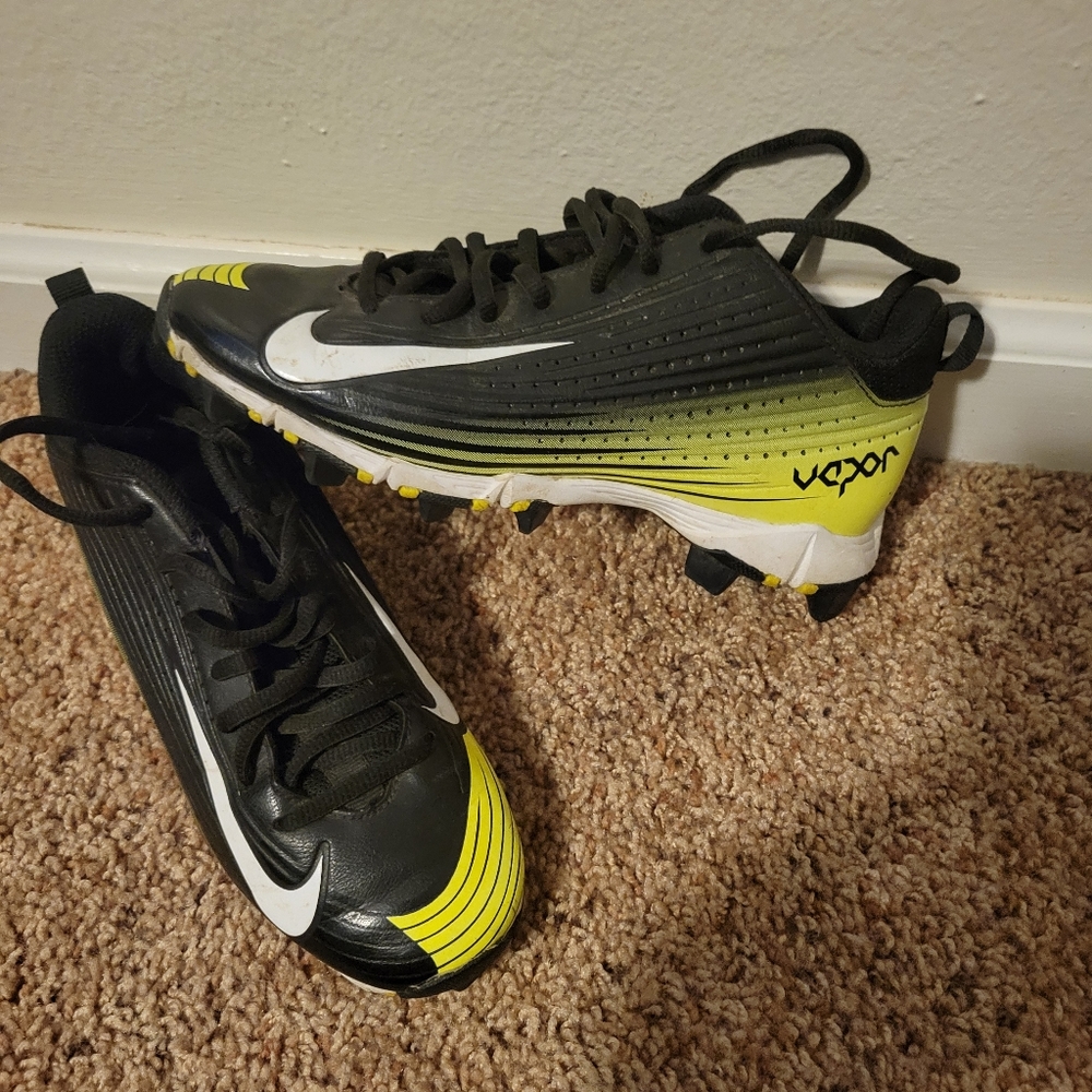 Nike youth vapor keystone baseball cleats size 3.5Y